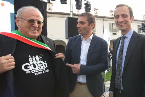 Il governatore Fedriga a Gusti di frontiera con il sindaco di Gorizia Rodolfo Ziberna e di Nova Gorica Klemen Miklavic
